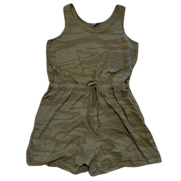 Natural Reflections Camo Romper - XL - Picture 1 of 8